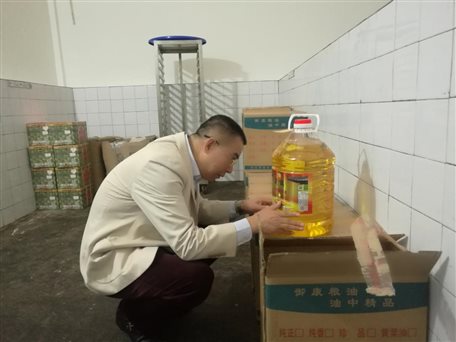 1、检查油类标识标签